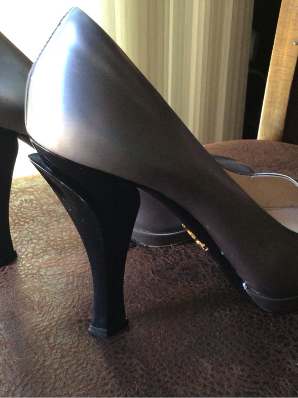 Prada /Pewter Leather Pumps - Authenticated - Sz 39 - Italy - Picture 9 of 15